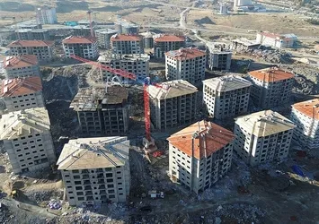 Sağlam güvenli sıcak yuva! Deprem konutlarında aralıksız mesai: 930 şantiye 307 bin konut...