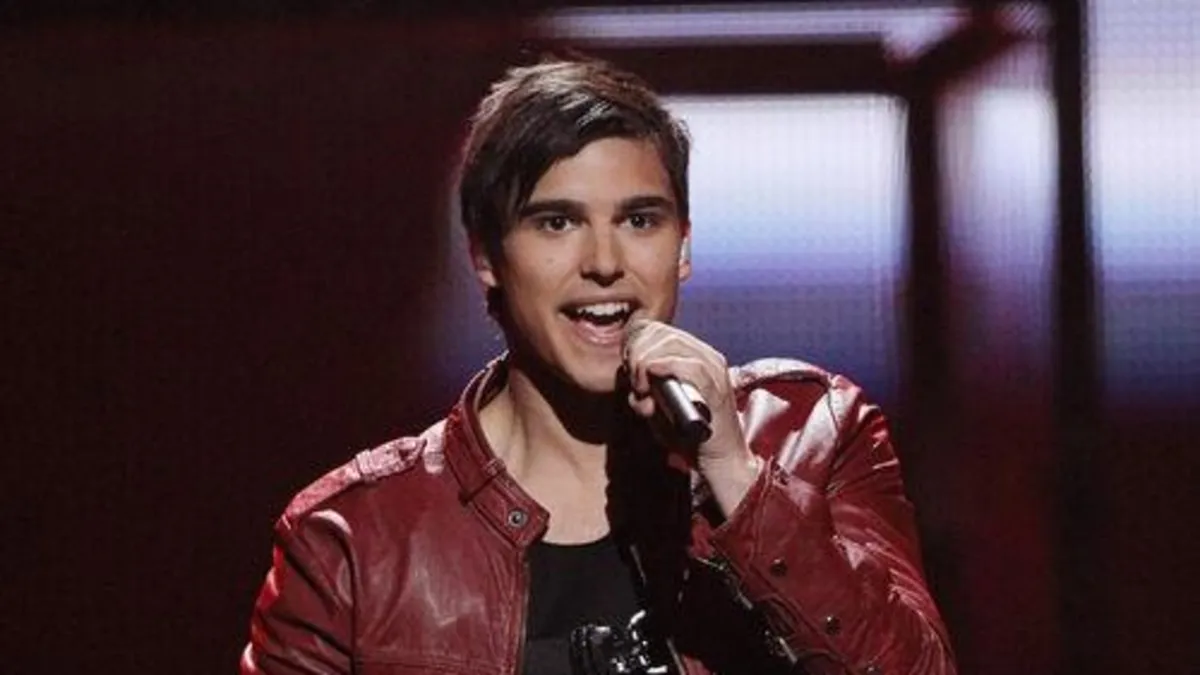 İsveçli şarkıcıdan takdir toplayan hareket! Gazze'ye destek için sahneye kefiyeyle çıktı