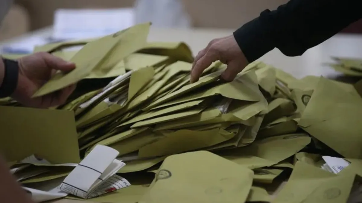 Seçim tarihi için 2028 çıkışı! Uçum iki ihtimali açıkladı