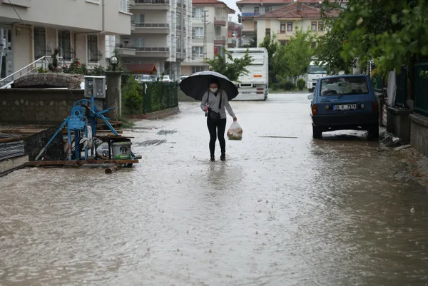 hava-durumu-meteorolojiden-istanbul-ve-bircok-il-icin-saganak-yagis-uyarisi-bugun-hava-nasil-olacak-istanbul-ankara-izmir-16-haziran-2021-1623814891326.jpg HAVA DURUMU | Meteorolojiden İstanbul ve birçok il için sağanak yağış uyarısı | Bugün hava nasıl olacak? İstanbul Ankara İzmir 16 Haziran 2021 - 7