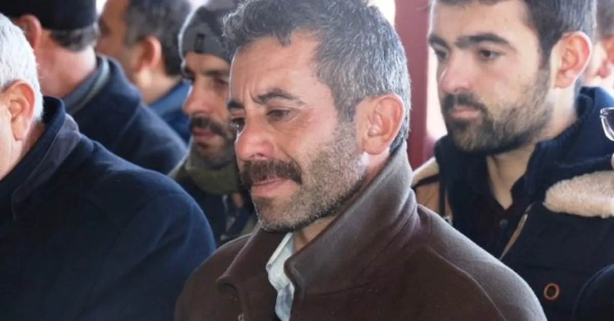 Depremde ölen anne ve oğlu defnedildi