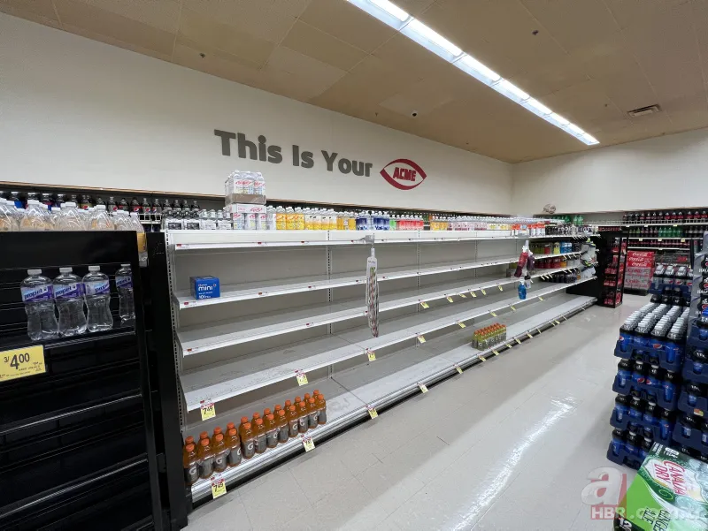 ABD'de omicron varyantı marketleri de etkiledi: Raflar boş kaldı! 3