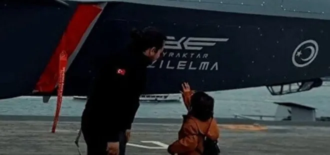 TCG Anadolu’ya yoğun ilgi! Ziyarete gelen küçük çocuktan Selçuk Bayraktar’a duygulandıran video: Ne hayaller kurdum bilseniz...