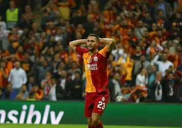 Andone özel bir dizlikle çalışıyor