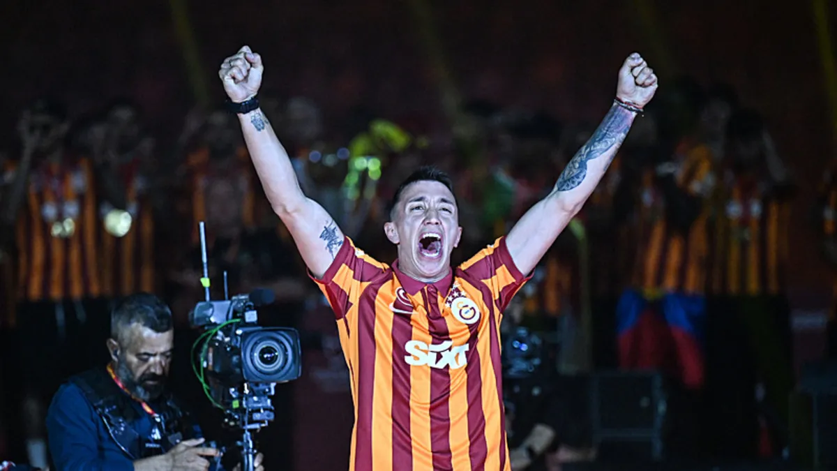 Galatasaray'da Fernando Muslera futbolu bırakacağı takımı açıkladı