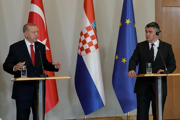 Son dakika: Başkan Erdoğan Hırvatistan’da! Balkan turunun son durağı | Sisak İslam kültür merkezi açılışına katıldı