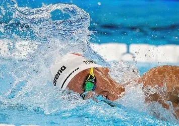 Milli yüzücü Kuzey Tunçelli Paris 2024'te finale yükseldi