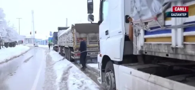 A Haber ekipleri haber nöbetinde! Uçuşlar başladı mı? Otobüs seferlerinde son durum ne? Türkiye genelinde neler yaşanıyor? - 10