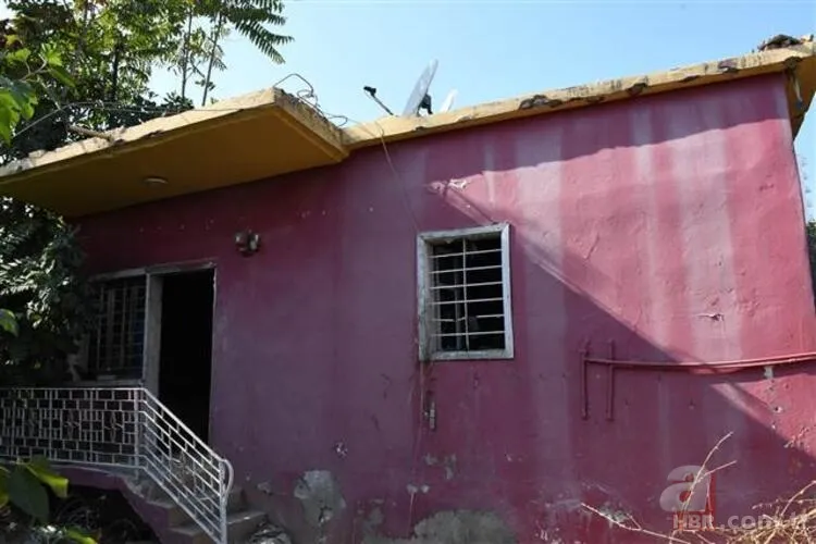 Mersin'de gizemli kazı! Kırmızı ev uydu görüntülerine kapatıldı 5