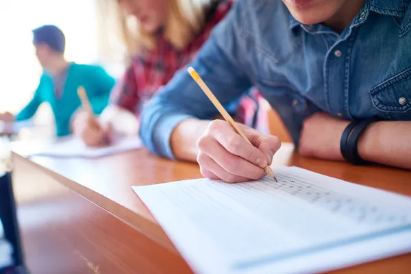 YKS maratonu sona erdi! 3. oturumda yabancı dil testi tamamlandı! YKS soruları ve cevap anahtarları erişime açıldı - 1