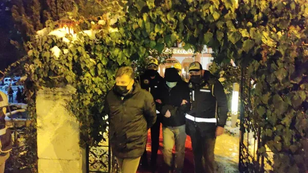 CHP’li Bilecik Belediye Başkanı Semih Şahin’in mal varlığında dikkat çeken artış! Rüşvet gölgesinde lüks hayat! Sucuk bile istemişler