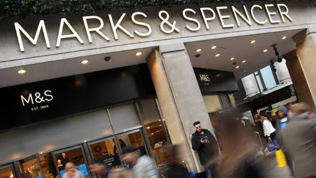 İngiliz devi Marks & Spencer'da Covid-19 krizi! Binlerce kişiyi işten çıkartacaklar - 1