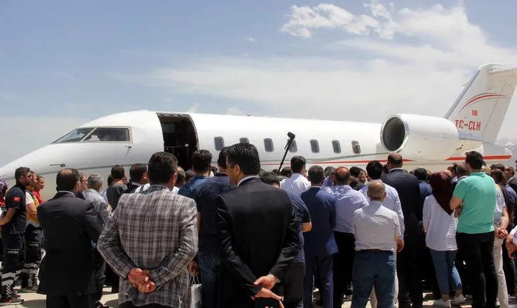 Erzincan'da Binali Yıldırım'a büyük ilgi! Yıldırım'ın yüzlerce hemşehrisiyle tokalaşması 1 saat 8 dakika sürdü