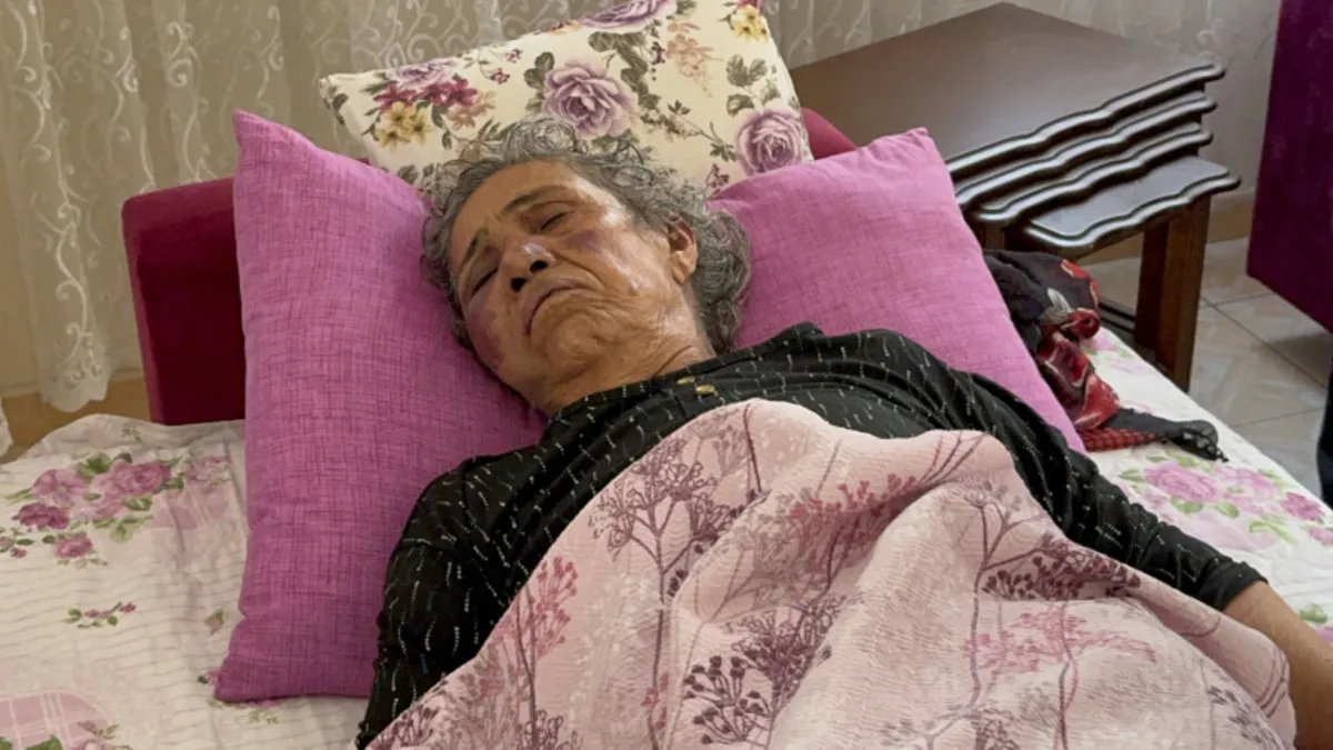 Yaşlı kadına çekiçle dehşeti yaşattı! Mahalleli linç etmek istedi