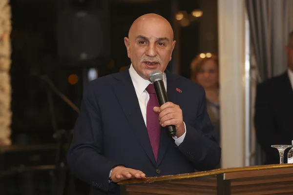 Yavaş'ın hazımsızlığı tavan yaptı! Altınok'un reklam afişlerine kafayı taktı! Başkent'te skadallar zinciri - 1