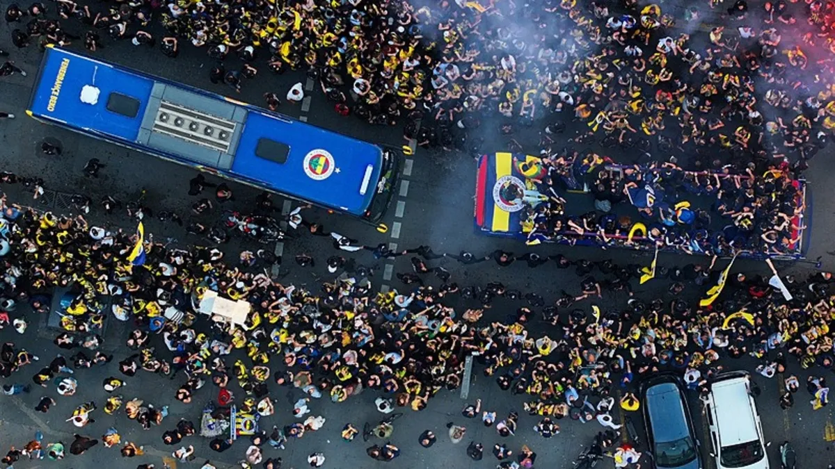 Fenerbahçe'den coşkulu şampiyonluk kutlaması!