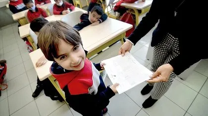 BUGÜN KARNELER SAAT KAÇTA VERİLECEK? 1 2 3 4 5 6 7 8 9 10 11 12’nci sınıflara karneler basıldı mı, dağıtım saatleri belli oldu mu?