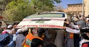 Pakistan’da camiye bombalı saldırı!