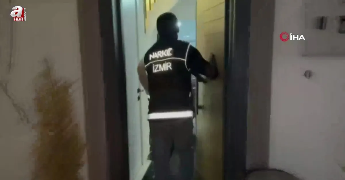 Görüntüler İzmir'den! Villayı kenevir bahçesine çevirmişler