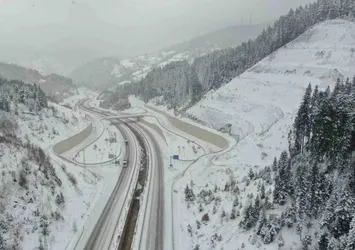 Kastamonu'da kar yağışı etkisini sürdürüyor