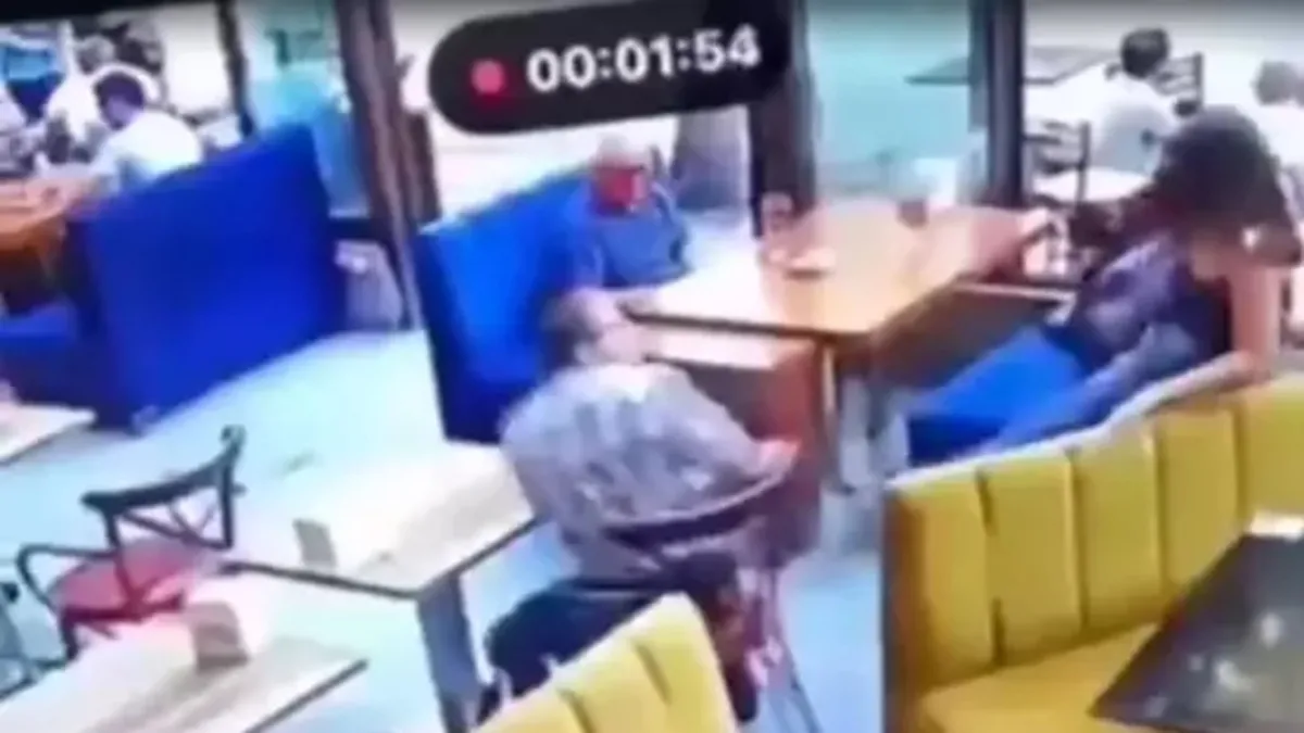 Kadın garson ile müşteri arasındaki kavga kamerada