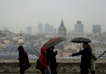 İstanbul'da yağışlar ne kadar sürecek? Trakya'da kar yağışı başladı