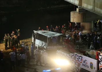 Cezayir’de feci kaza! Otobüs dere yatağına devrildi: 18 kişi boğuldu