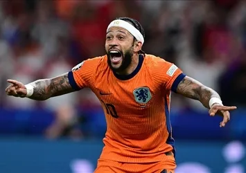 Hollandalı futbolcu Memphis Depay'ın Brezilya'da havalimanında pasaportu çalındı