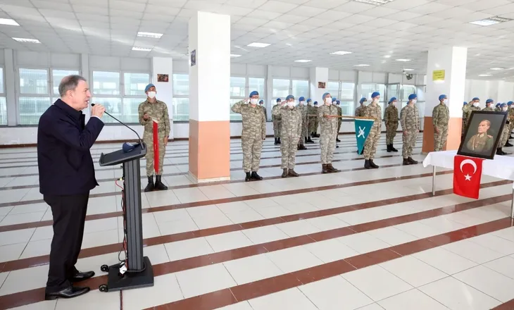 Milli Savunma Bakanı Hulusi Akar ve TSK'nın komuta kademesinden sınır hattında Ramazan Bayramı