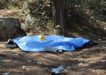 Önce karısını ardından aşığını öldürdü