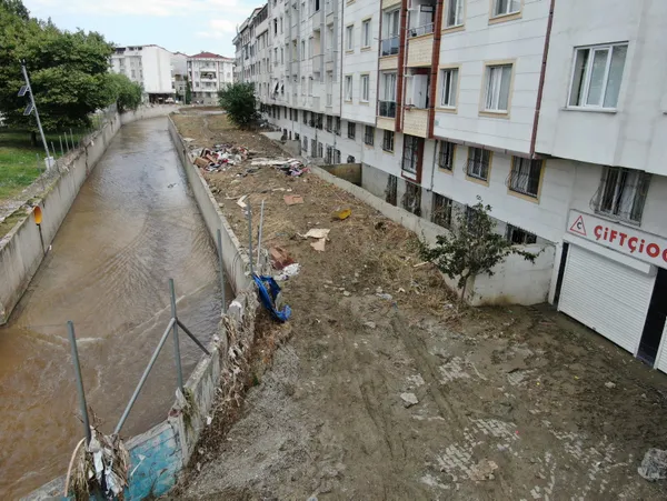 Sel bölgesinde olduğu için eleştiriye maruz kalan AK Parti İstanbul İl Başkanı Kabaktepe’den CHP’li yöneticilere tepki: Siz neden burada değildiniz?