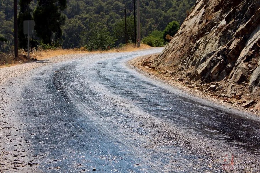 Fethiye'de asfalt eriten sıcaklar hayatı durdurdu 14
