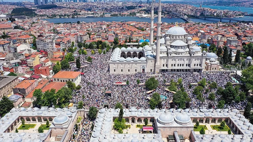 portre-baskan-erdogan-tabutuna-omuz-vermisti-mahmut-ustaosmanoglunun-vefatinin-4-yili-1782193635491.png PORTRE | Başkan Erdoğan tabutuna omuz vermişti: Mahmut Ustaosmanoğlu'nun vefatının 4. yılı - 7