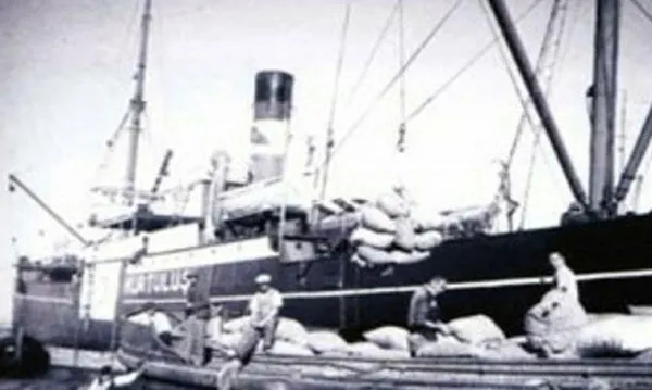 turkiyenin-yunanistana-umut-tasidigi-kurtulus-gemisi-tarihe-gecen-gun-6-ekim-1665036373015.jpg Türkiye'nin Yunanistan'a umut taşıdığı Kurtuluş gemisi! Tarihe geçen gün 6 Ekim - 5