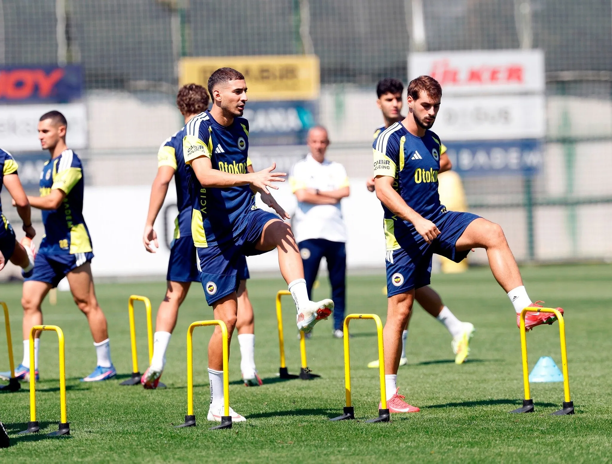 Fenerbahçe'de Roma mesaisi başladı! İsmail Kartal yönetiminde ilk antrenman