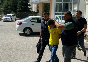 Beşiktaşlı futbolculara saldıran taraftar adliyeye sevk edildi