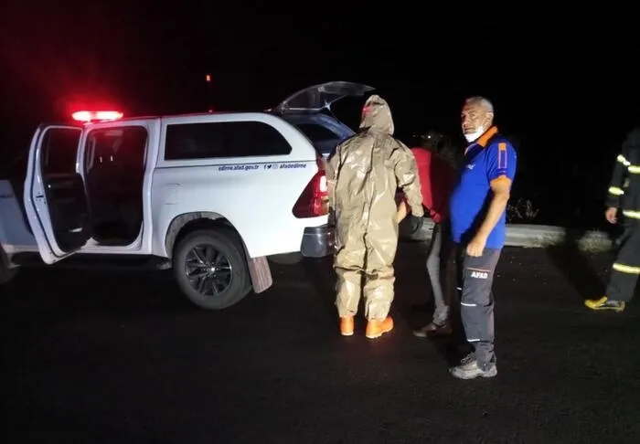 Edirne'de kamyondan düşen varillerde kimyasal inceleme - 1