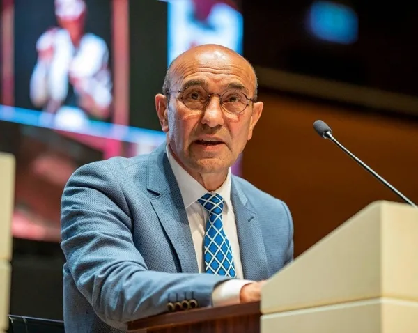 CHP’li Tunç Soyer’e depremzedelerden tepkiler çığ gibi: İşgalci değil depremzedeyiz