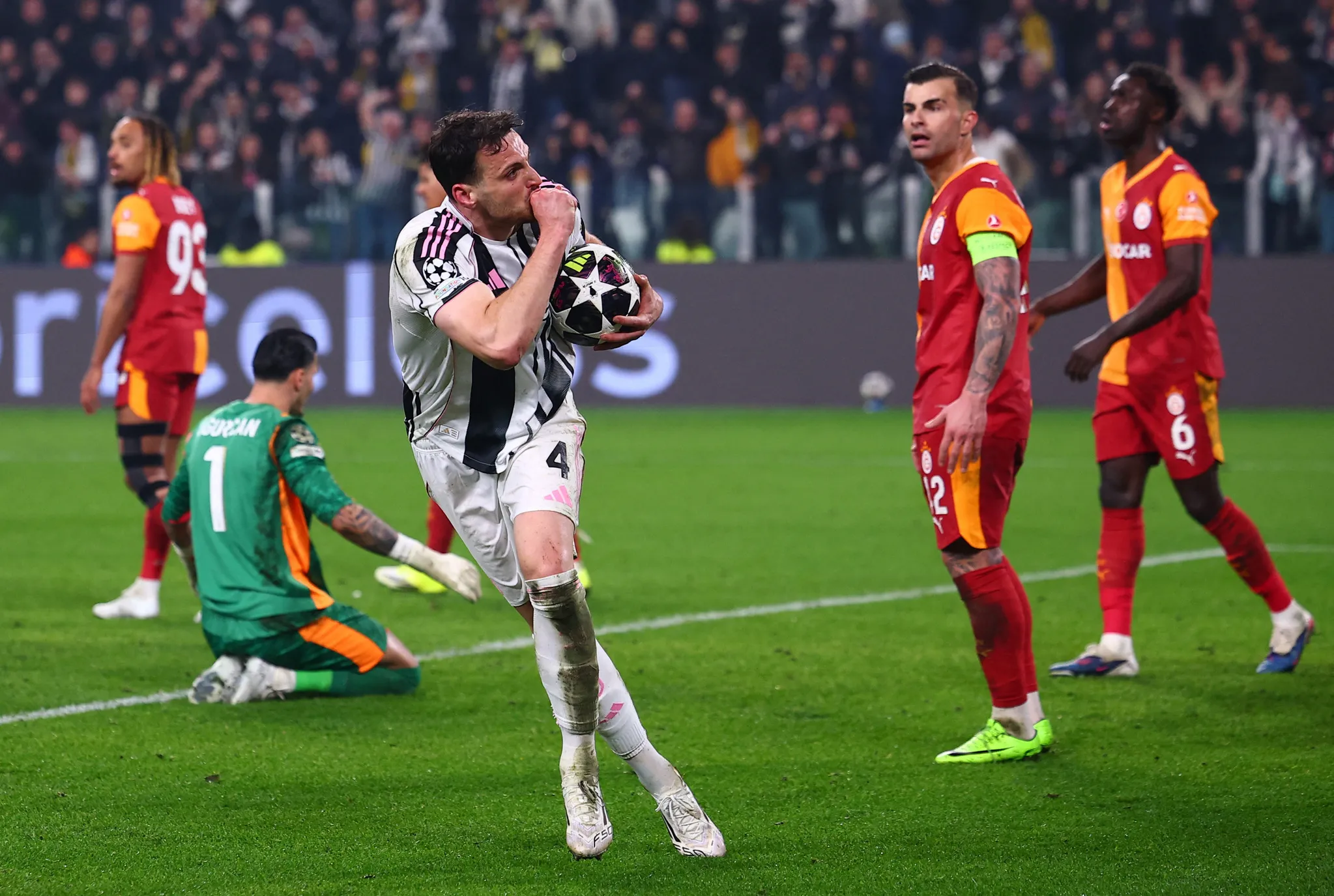 Osimhen'in tartıştığı yıldız Aslan yolunda: Savunmaya İtalyan duvarı Gatti