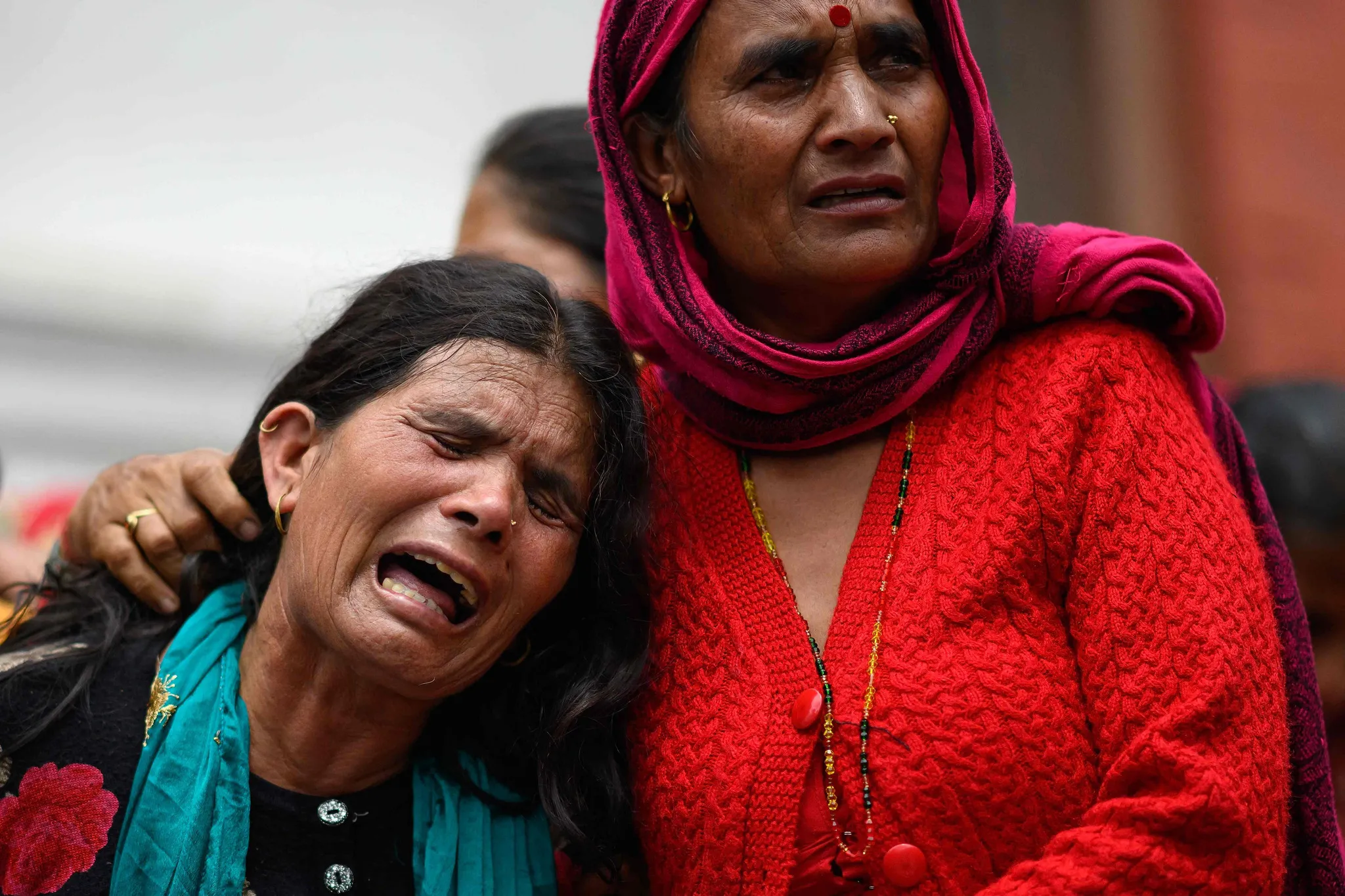 Nepal'deki sel felaketinde 1.252 kişi öldü, 4 binden fazla kayıp için aileler sembolik cenaze törenleri düzenledi