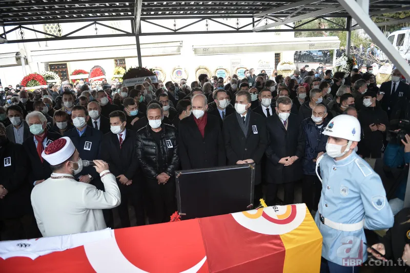 Usta oyuncu Rasim Öztekin’e veda! Gözyaşları içinde uğurlandı 13