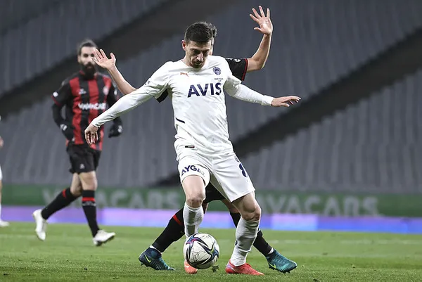 Karagümrük: 1 - Fenerbahçe: 1 MAÇ SONUCU Kanarya 9 kişi kalan Karagümrük’e takıldı