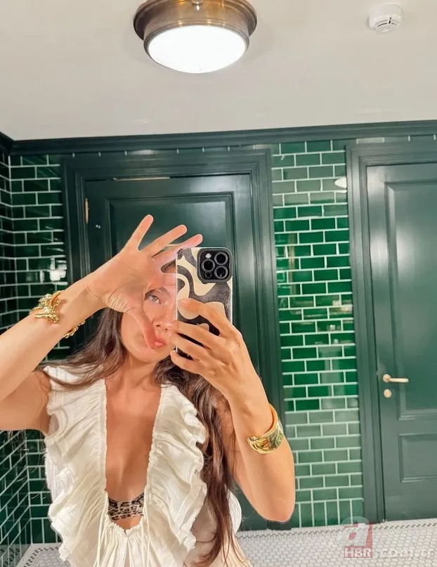 Neslihan Atagül'ün iştahı açıldı! İtalya pozlarına beğeni yağdı 7