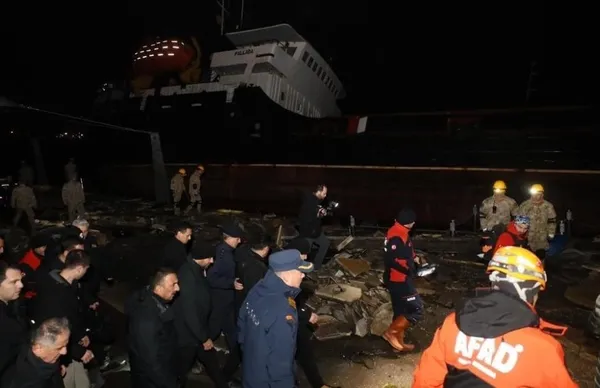 firtina-ve-selden-etkilenen-bolgelerdeki-kobilere-faizsiz-kredi-bakan-mehmet-fatih-kacir-duyurdu-1700642966532.jpg Fırtına ve selden etkilenen bölgelerdeki KOBİ'lere faizsiz kredi! Bakan Mehmet Fatih Kacır duyurdu - 2