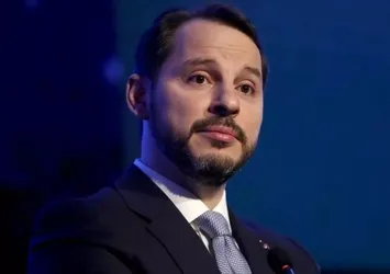 Berat Albayrak'tan güzel jest! 12 öğrenciyi locasında misafir etti