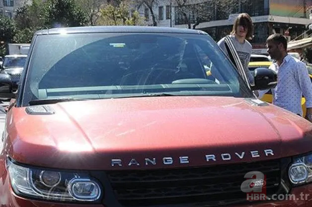 Hakan Çalhanoğlu'nun süper lüks otomobili! İşte futbolcuların arabaları 22