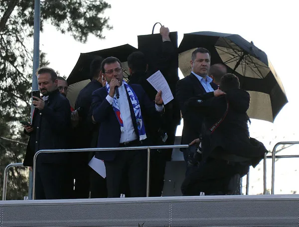1683488306691.jpg CHP fondaşı Barış Yarkadaş Türk polisini hedef gösterdi! Paylaşımı yalan çıkınca silmek zorunda kaldı... - 1