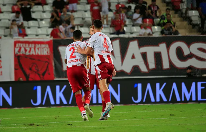 Müthiş geri dönüş: Antalyaspor - Hatayspor MAÇ SONUCU 3-2