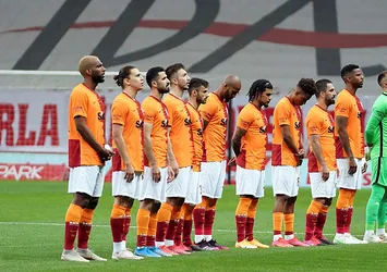 Aslan yeni transferinin golleriyle kazandı | Galatasaray 2-1 Dinamo Bükreş maç sonucu