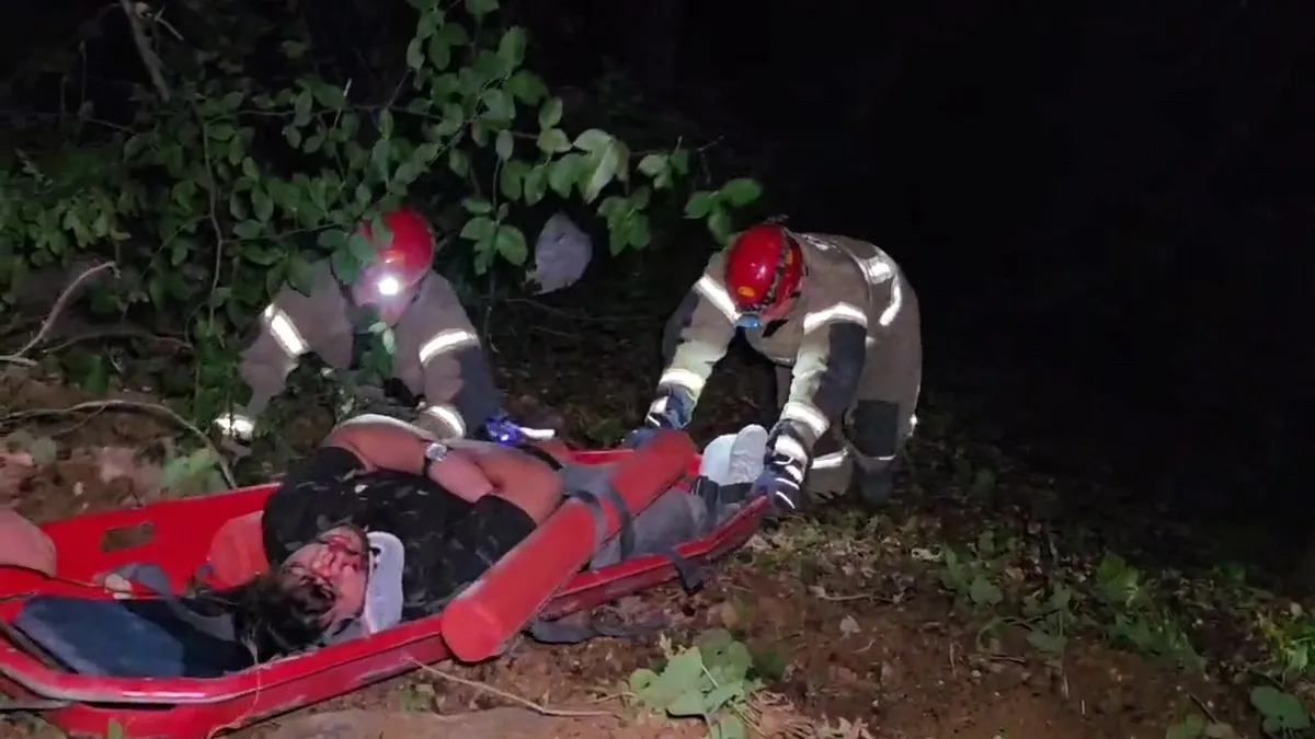 Bursa’da feci kaza: Otomobil uçuruma yuvarlandı! 3 genç yaralandı